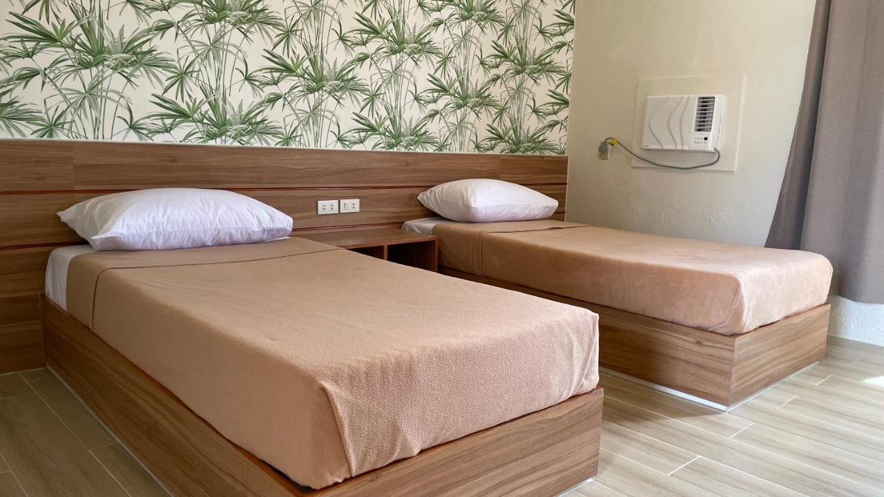 Red Knight Gardens Hotel Davao Bagian luar foto