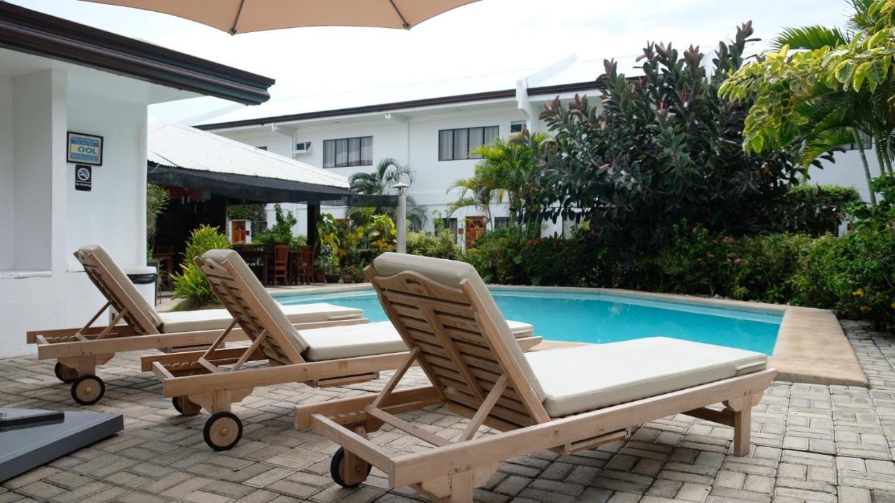 Red Knight Gardens Hotel Davao Bagian luar foto