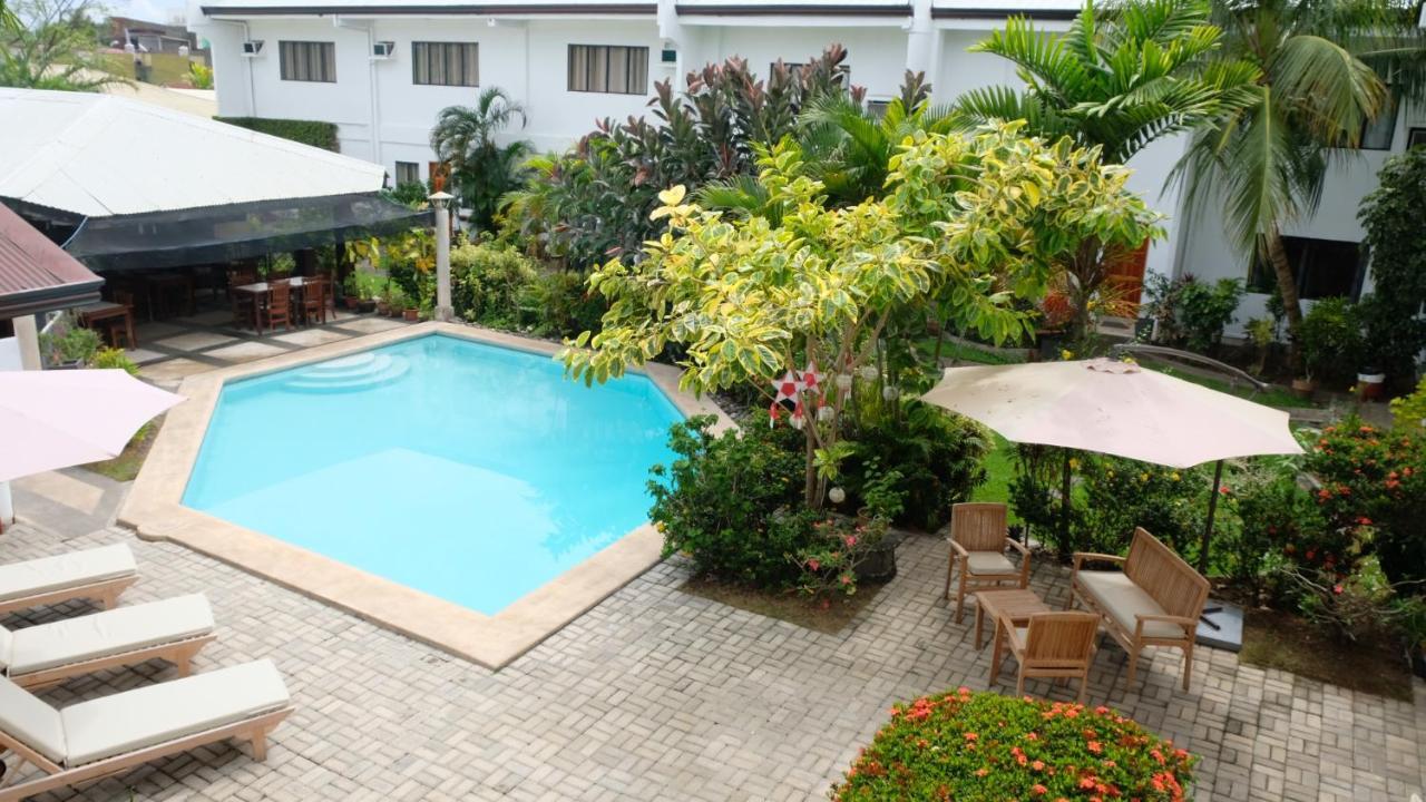 Red Knight Gardens Hotel Davao Bagian luar foto