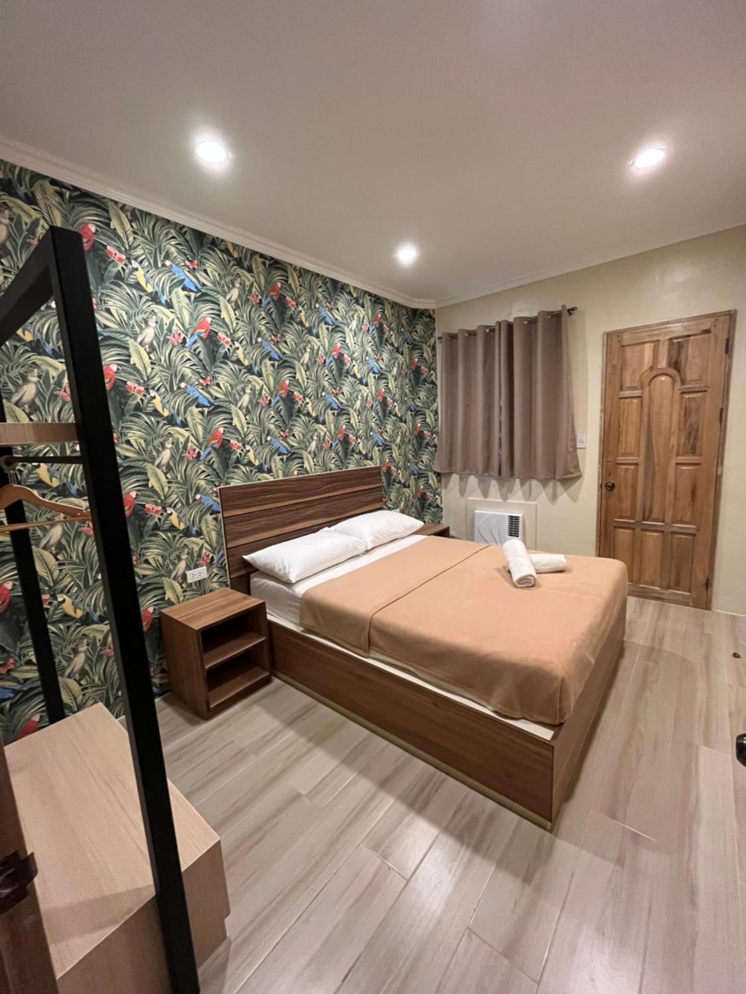 Red Knight Gardens Hotel Davao Bagian luar foto
