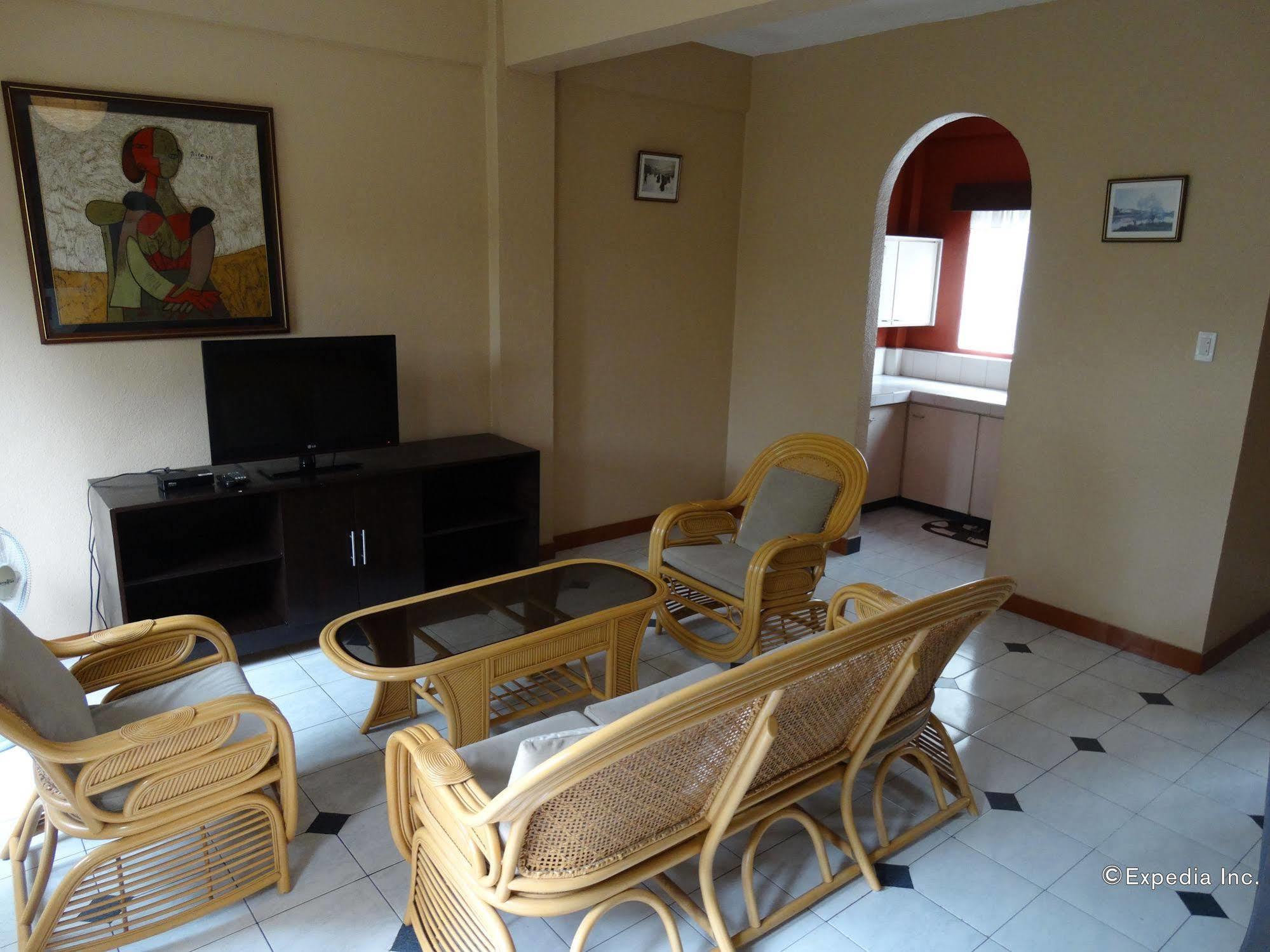 Red Knight Gardens Hotel Davao Bagian luar foto